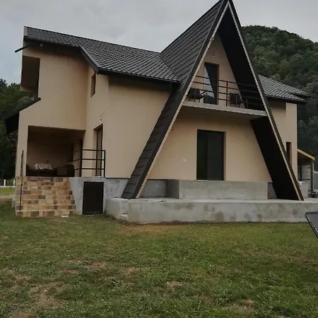 Casa Colt De Rai Ogradena