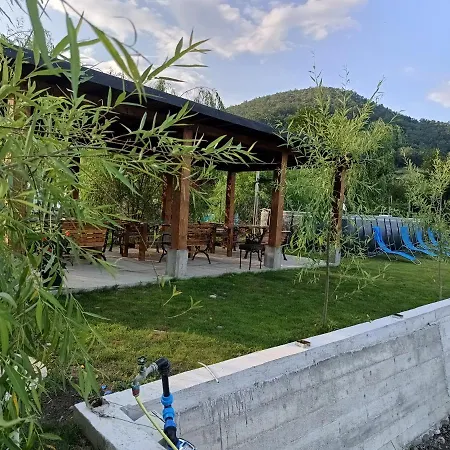 Casa Colt De Rai Ogradena