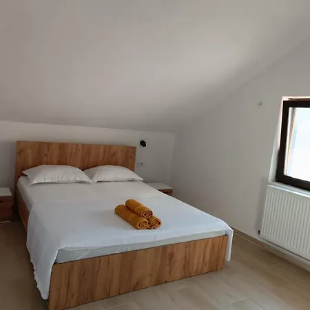 Homestay Casa Colt De Rai Ogradena