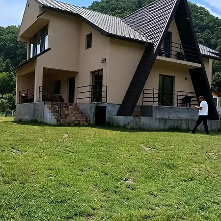 Casa Colt De Rai * Ogradena